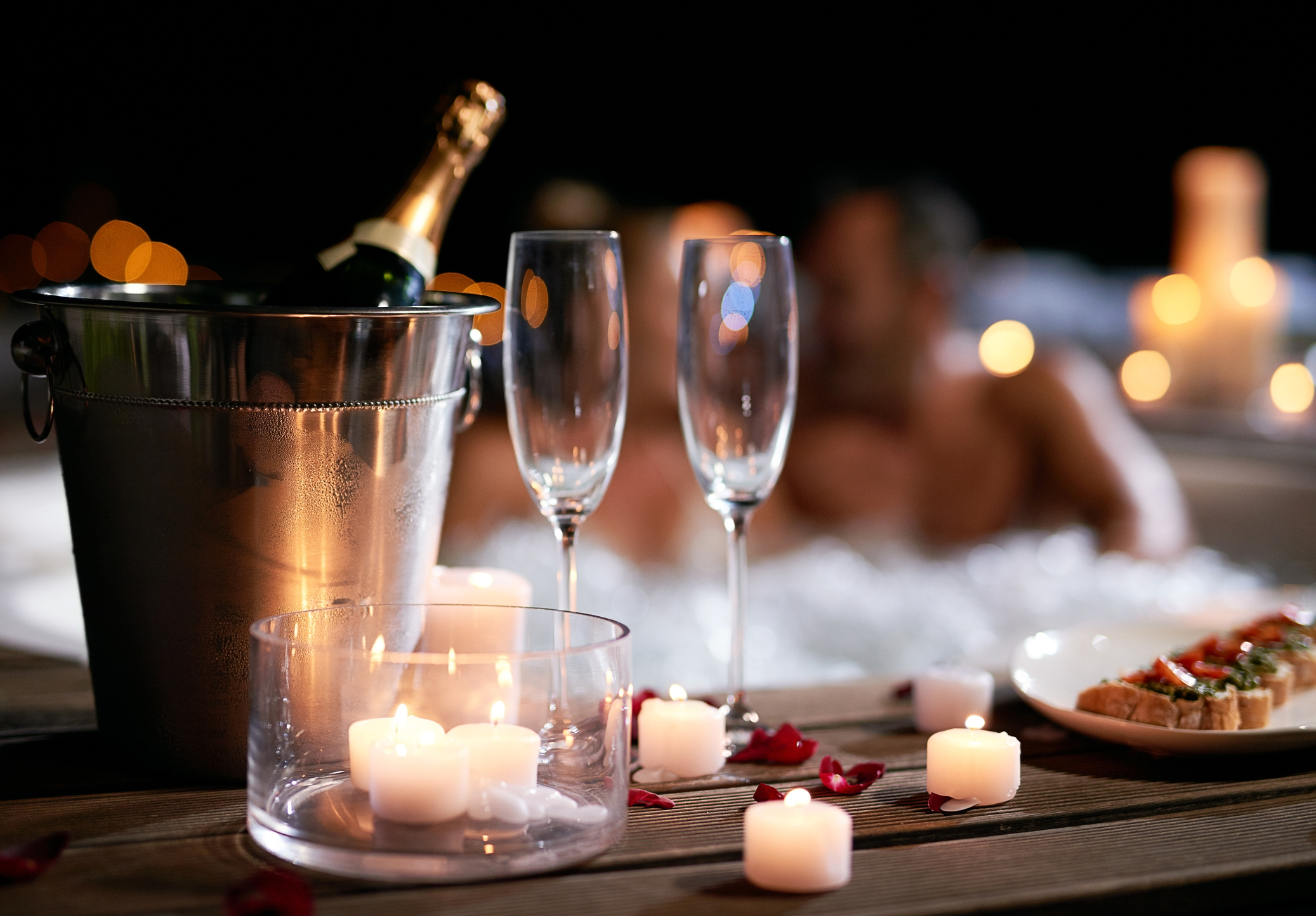 Romantic Hot Tub Ideas   RomanticHotTubSetting 