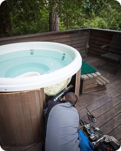 Maintaining the right hot tub temperature - Fluidra