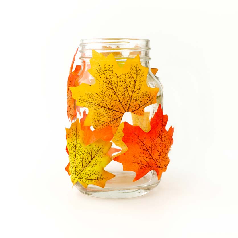 autumn leaves mason jar decoration for Thanksgiving party